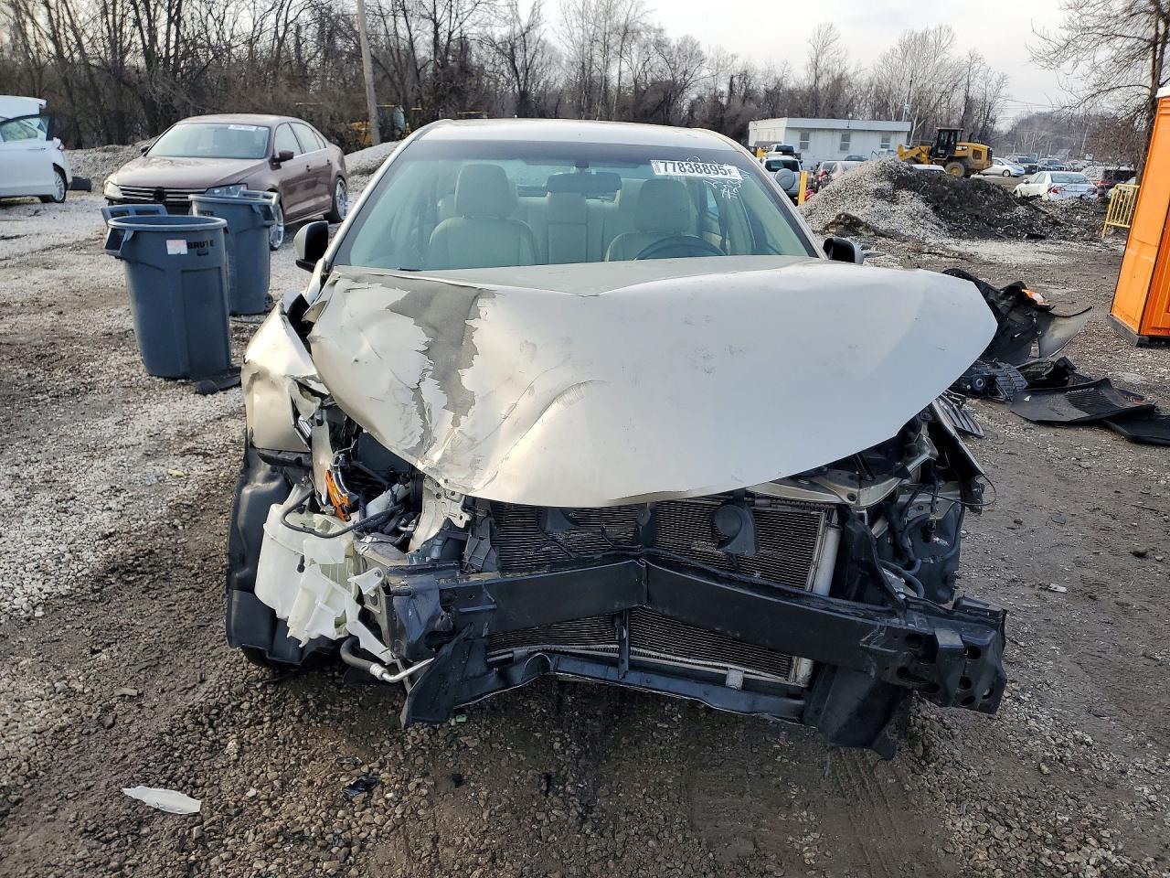 2016 TOYOTA CAMRY