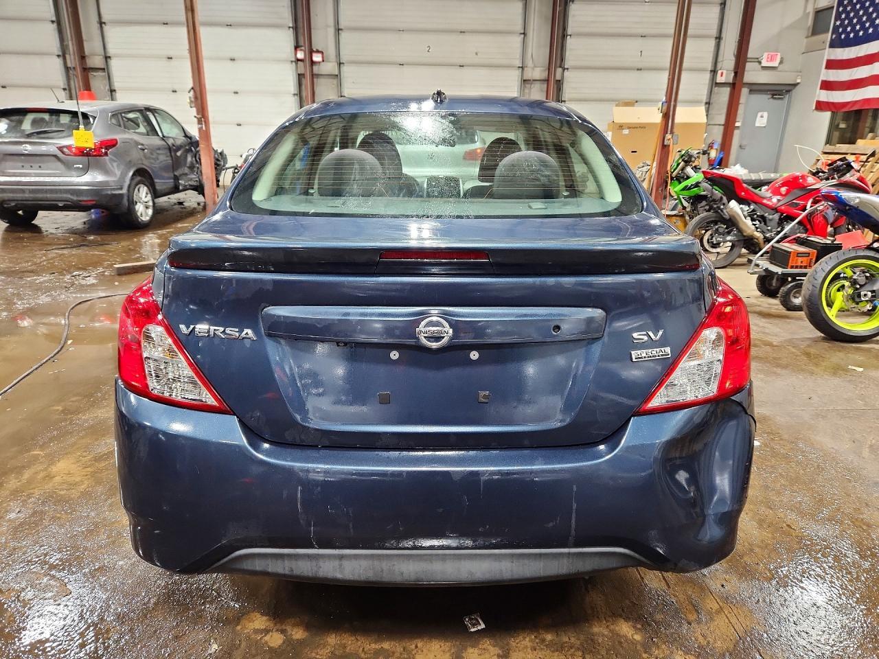 2017 NISSAN VERSA