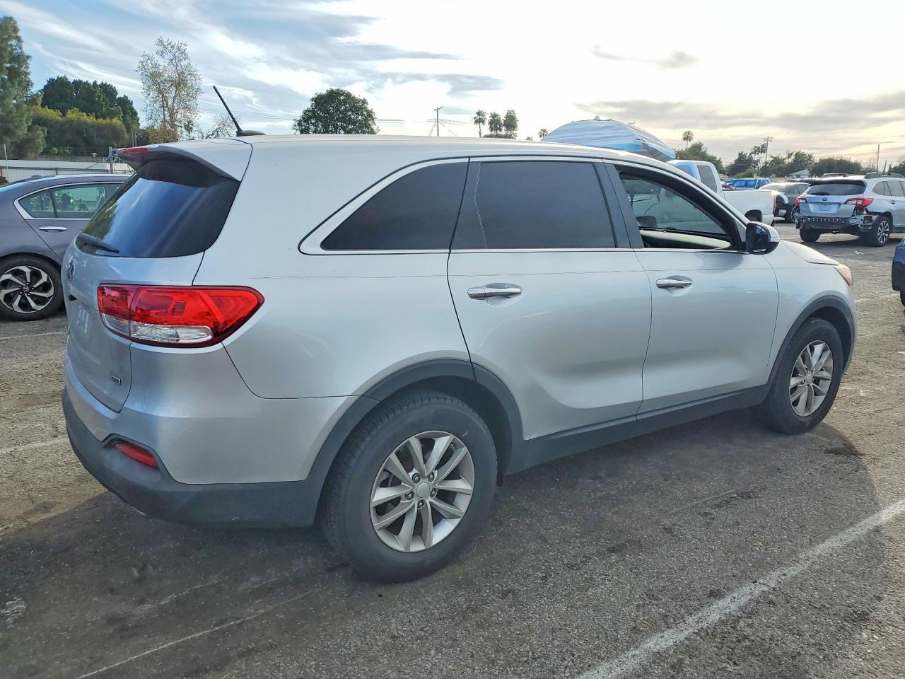 2016 KIA SORENTO