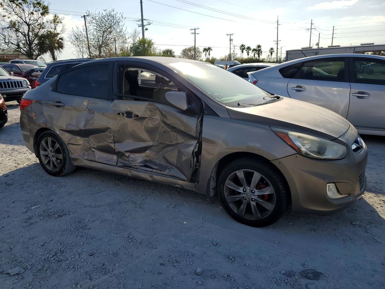 2012 HYUNDAI ACCENT