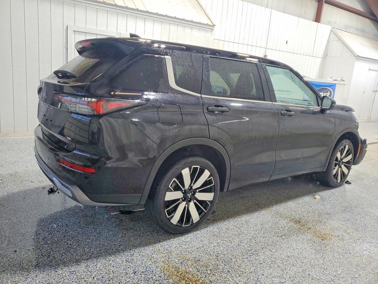2025 MITSUBISHI outlander