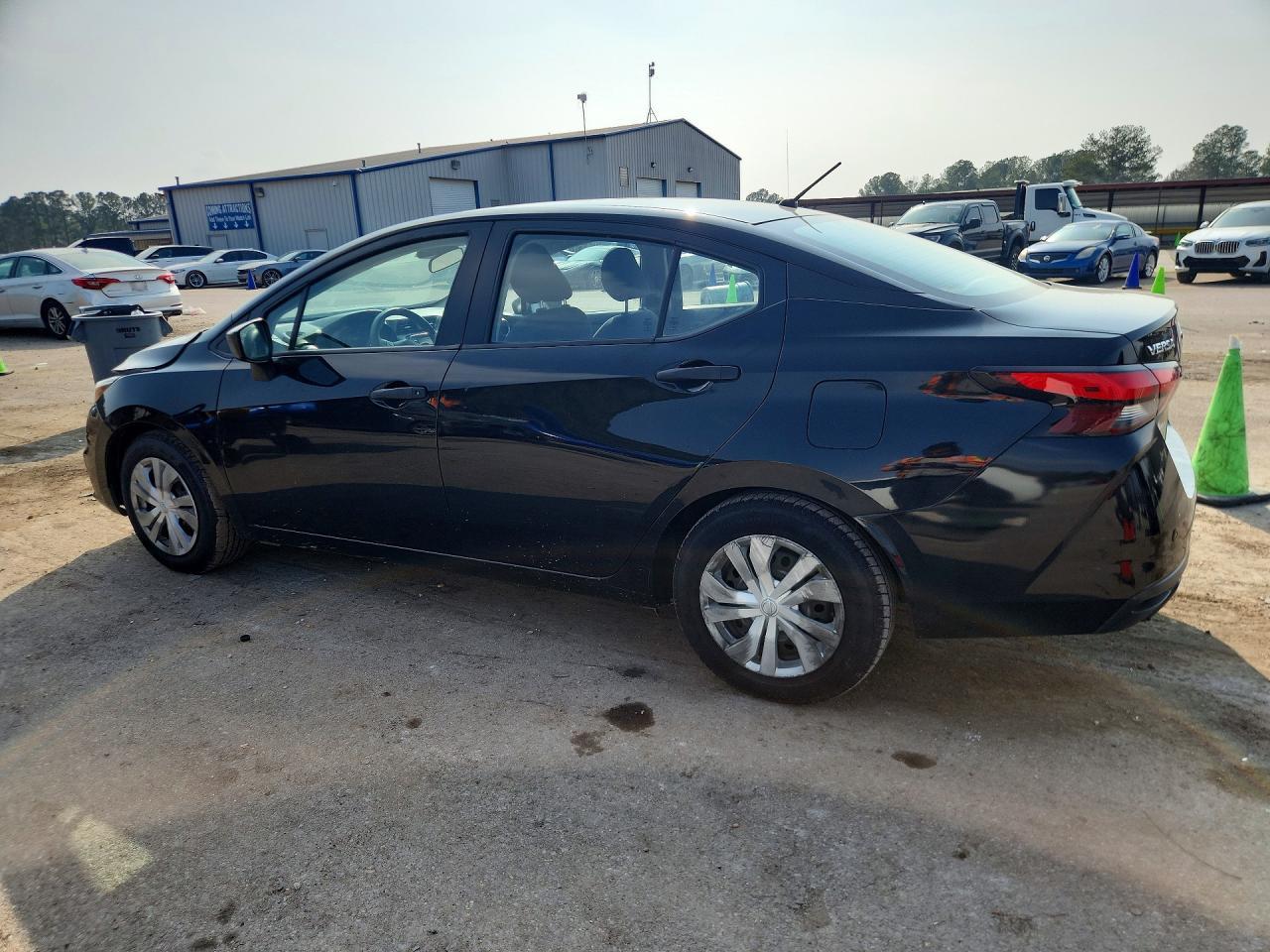 2020 NISSAN VERSA
