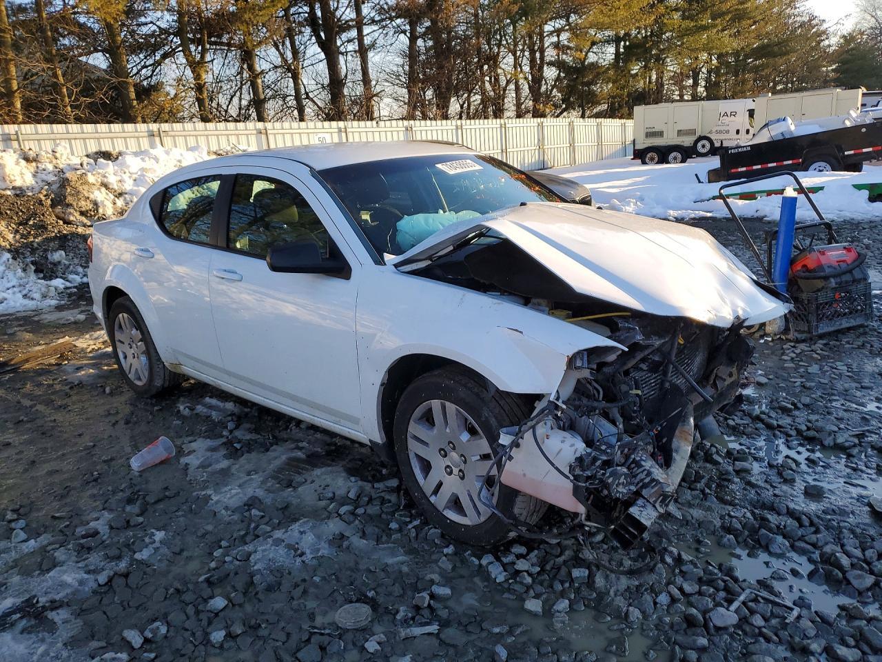 2014 DODGE Avenger