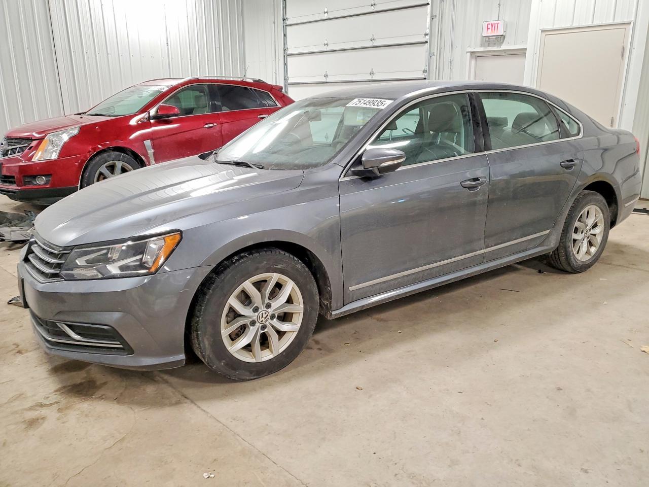 2017 VOLKSWAGEN Passat
