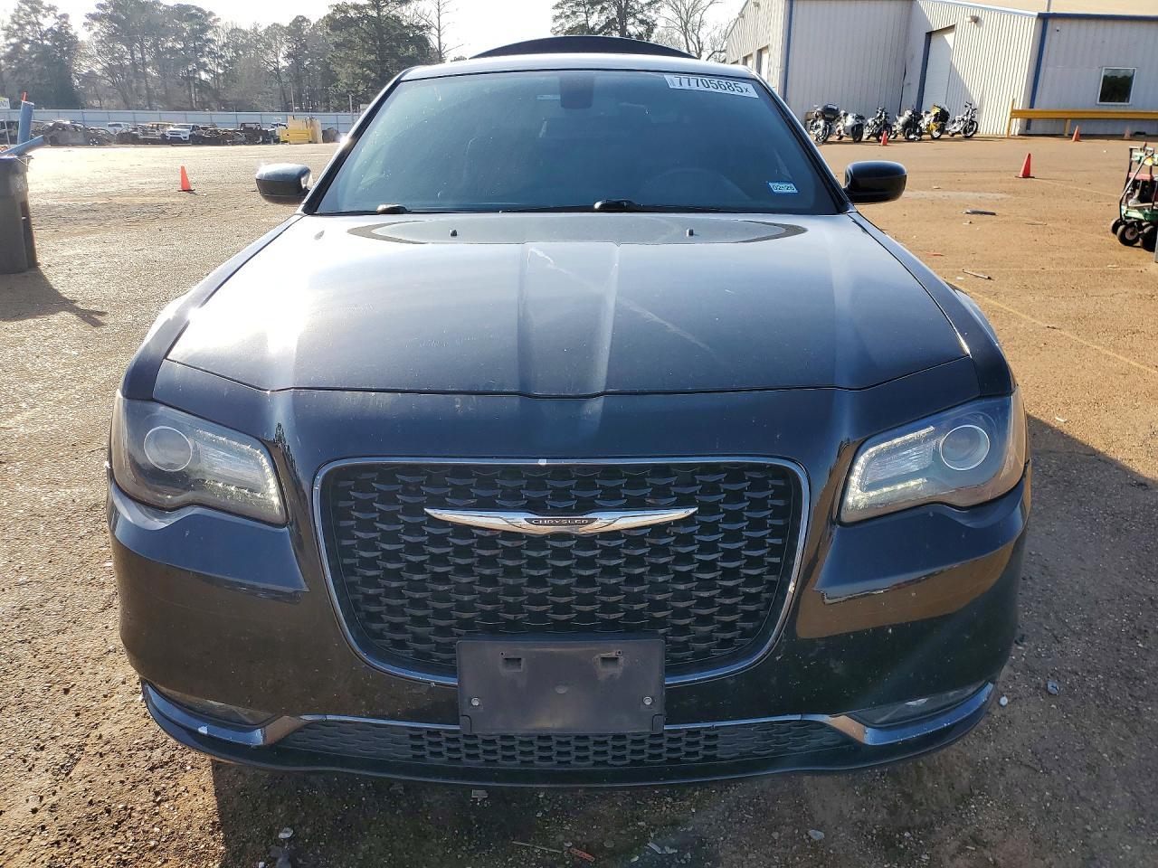 2018 CHRYSLER 300