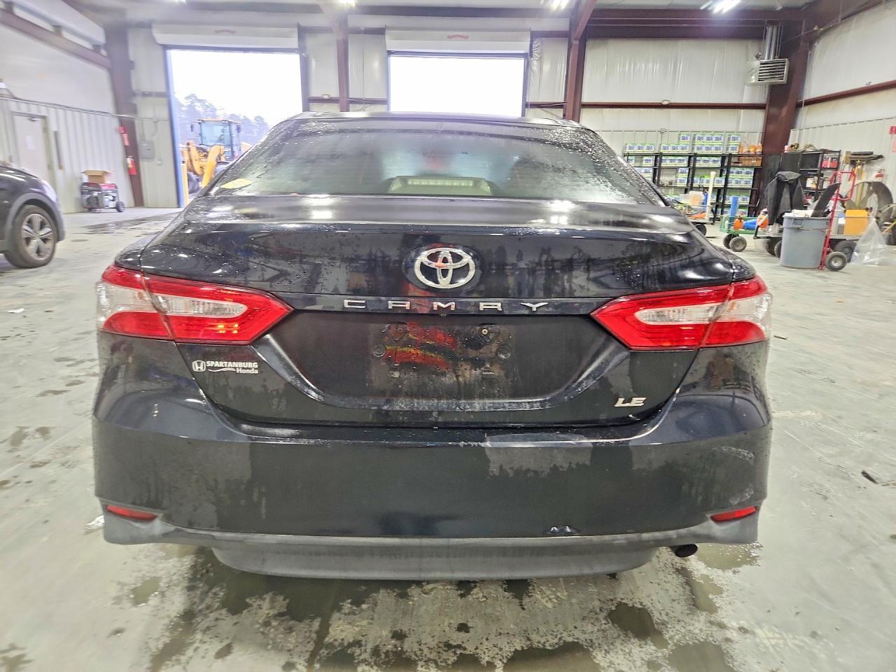 2018 TOYOTA CAMRY
