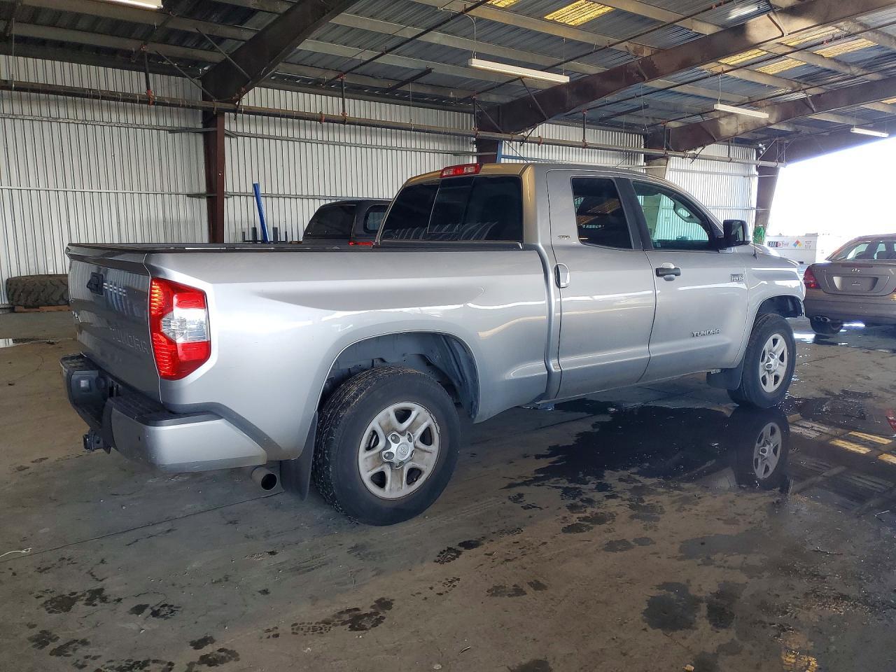 2017 TOYOTA TUNDRA