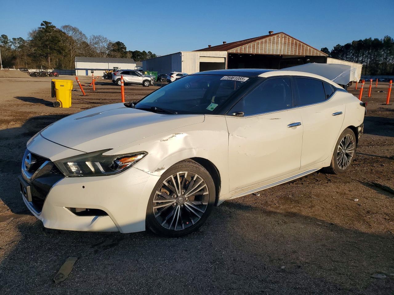 2017 NISSAN Maxima