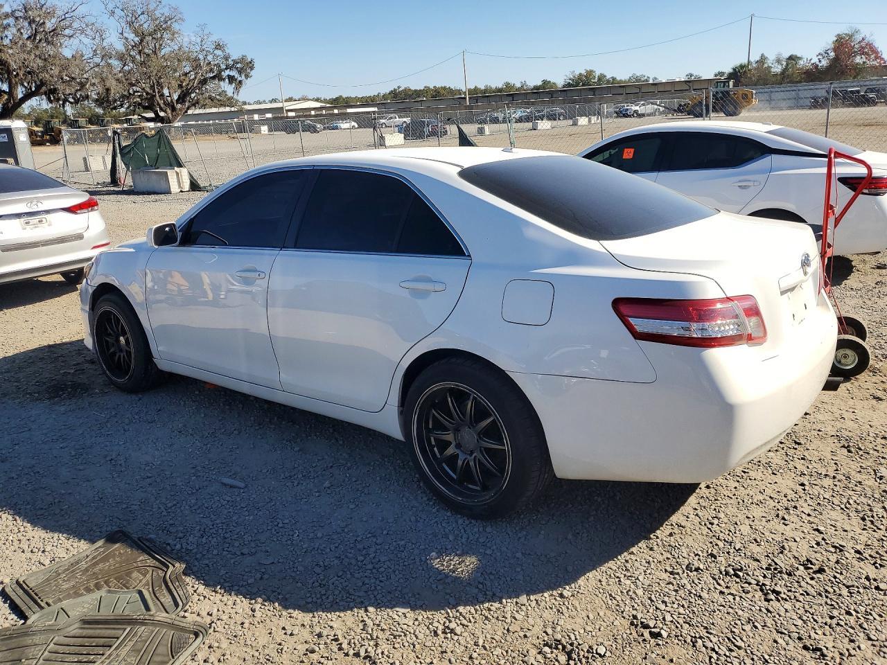 2010 TOYOTA CAMRY