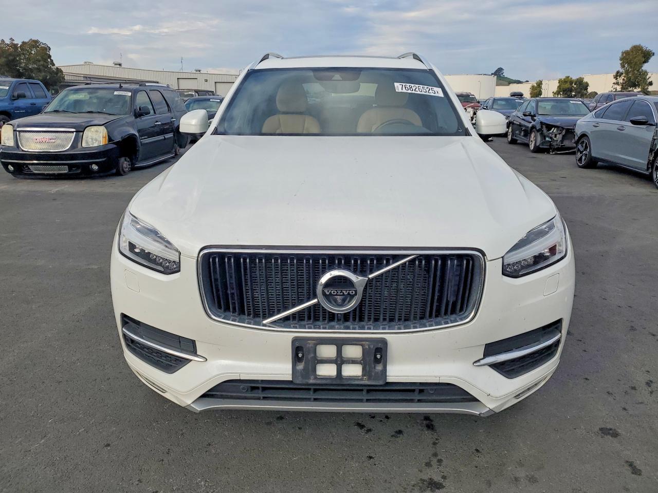 2018 VOLVO XC90