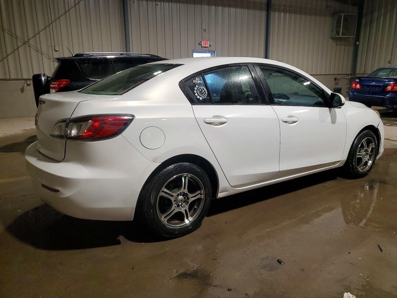 2013 MAZDA 3