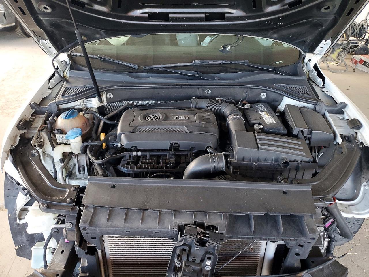 2017 VOLKSWAGEN Passat