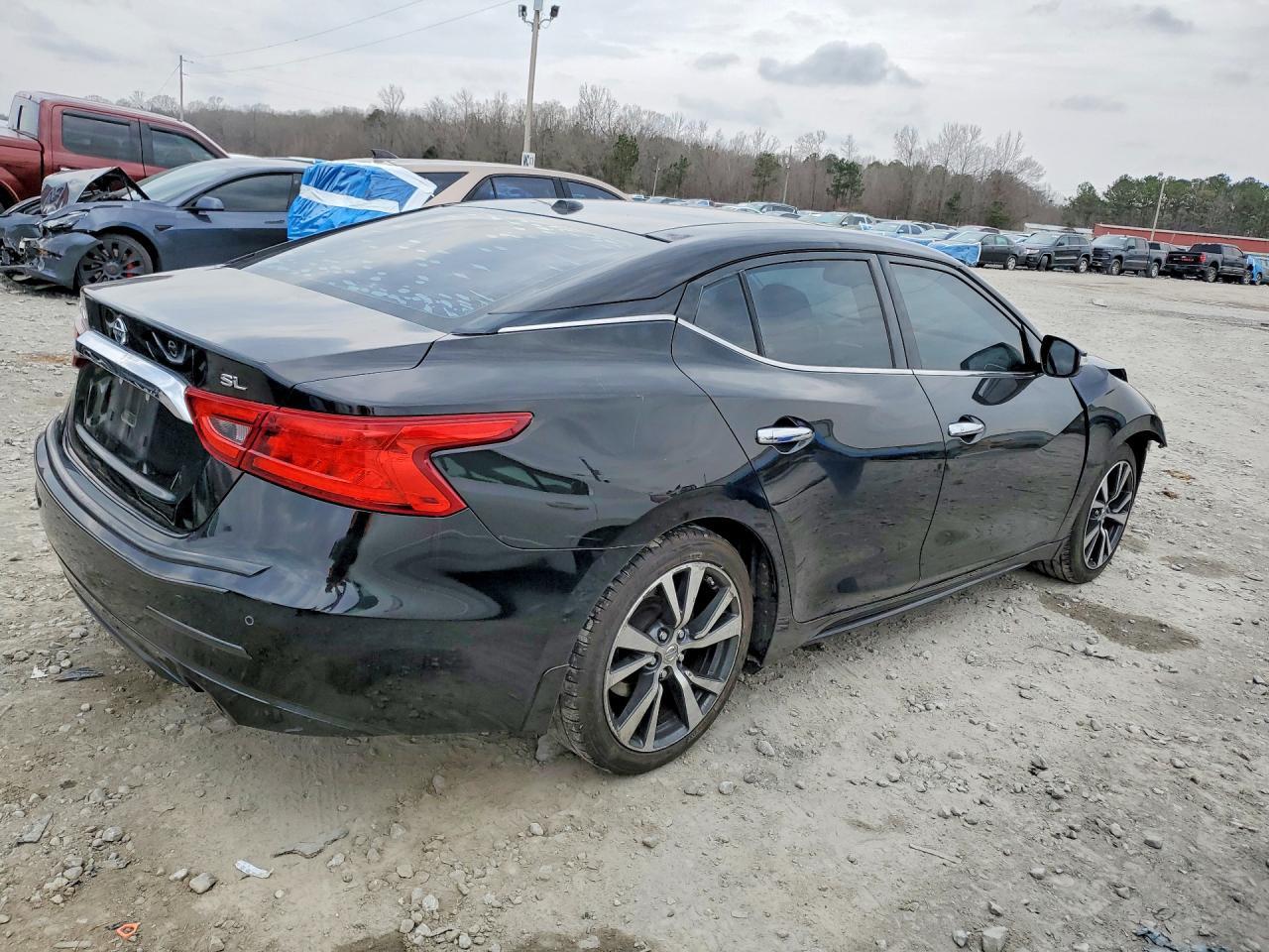 2017 NISSAN Maxima