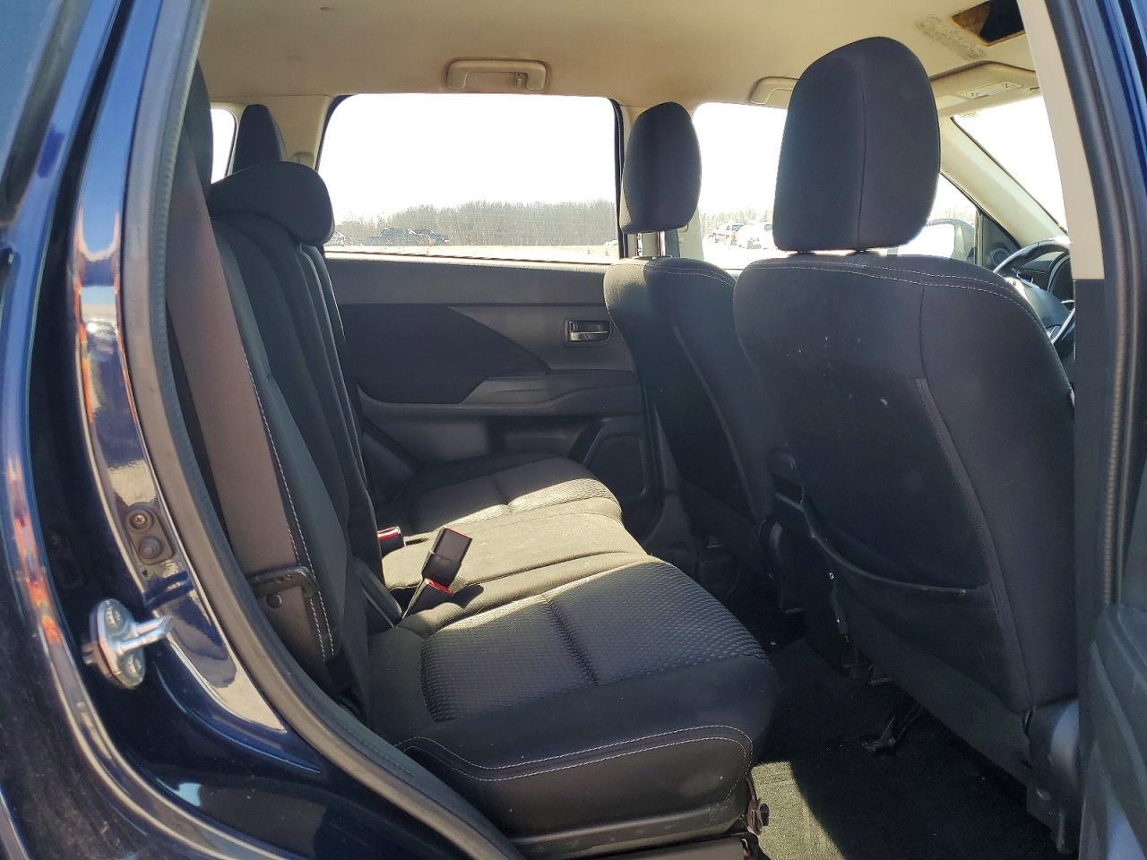 2016 MITSUBISHI outlander