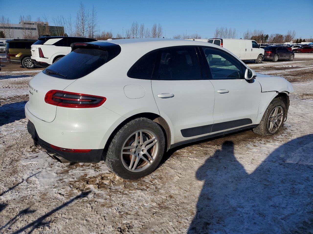 2017 PORSCHE Macan