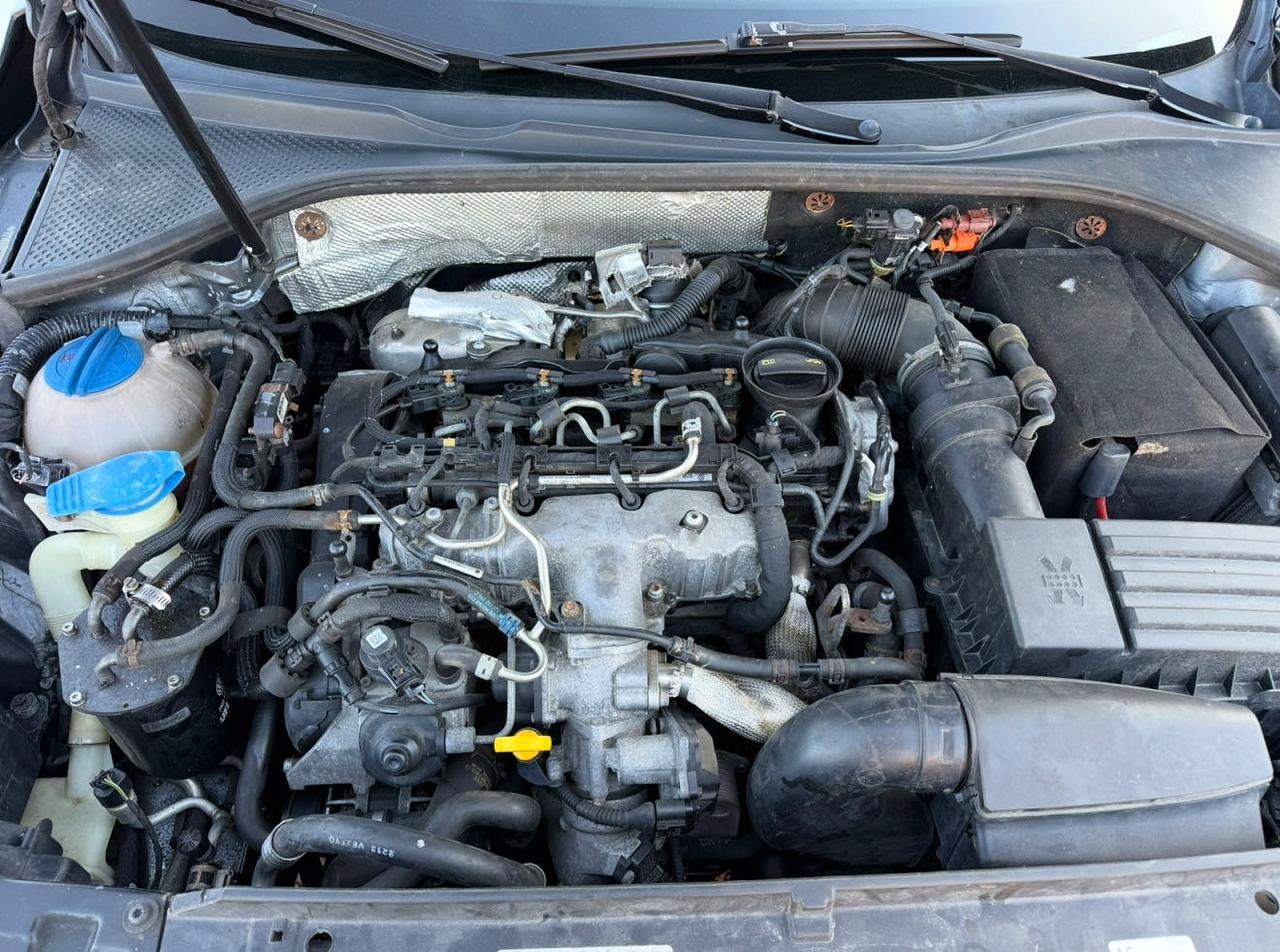 2014 VOLKSWAGEN Passat