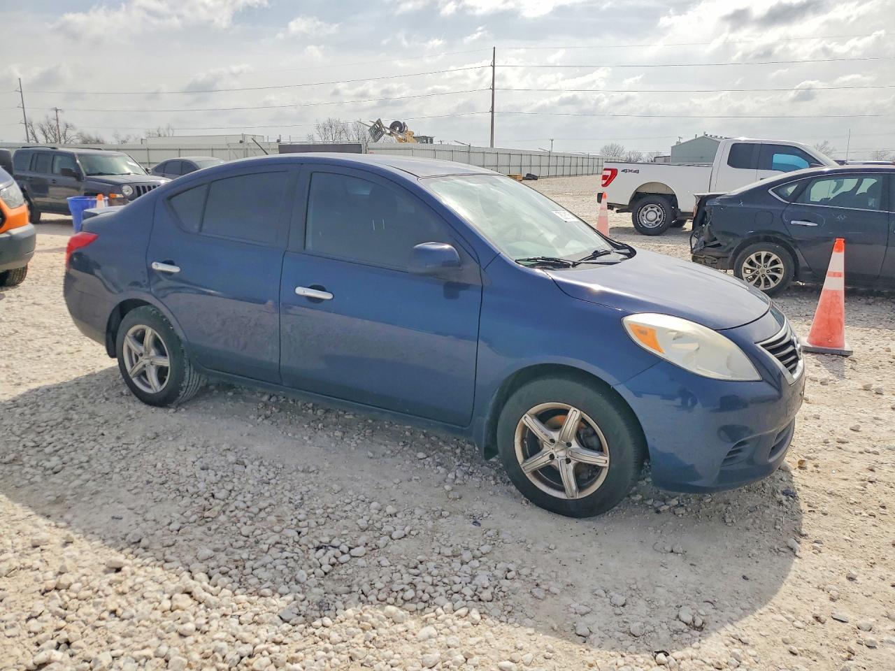 2014 NISSAN VERSA