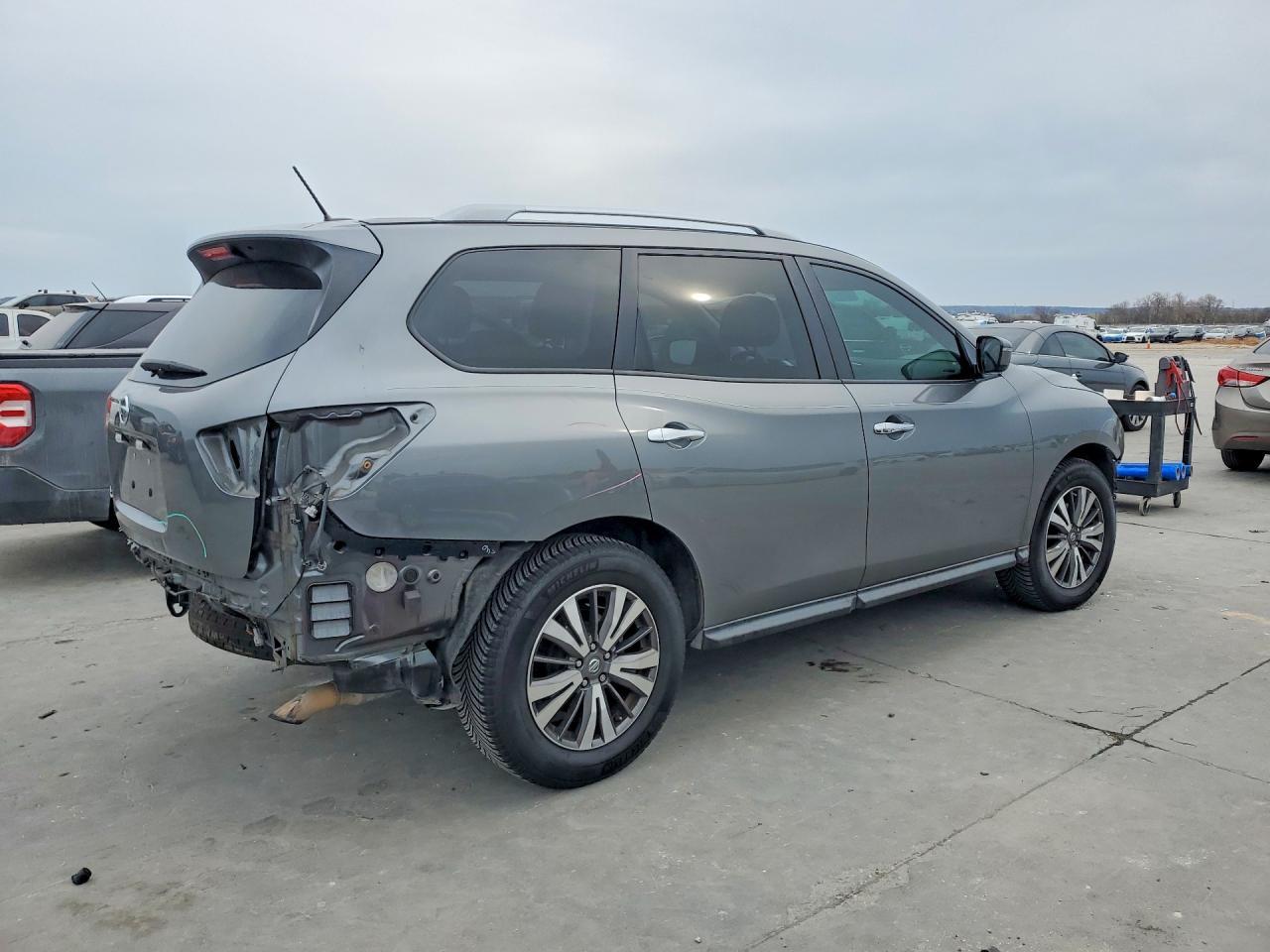 2017 NISSAN PATHFINDER