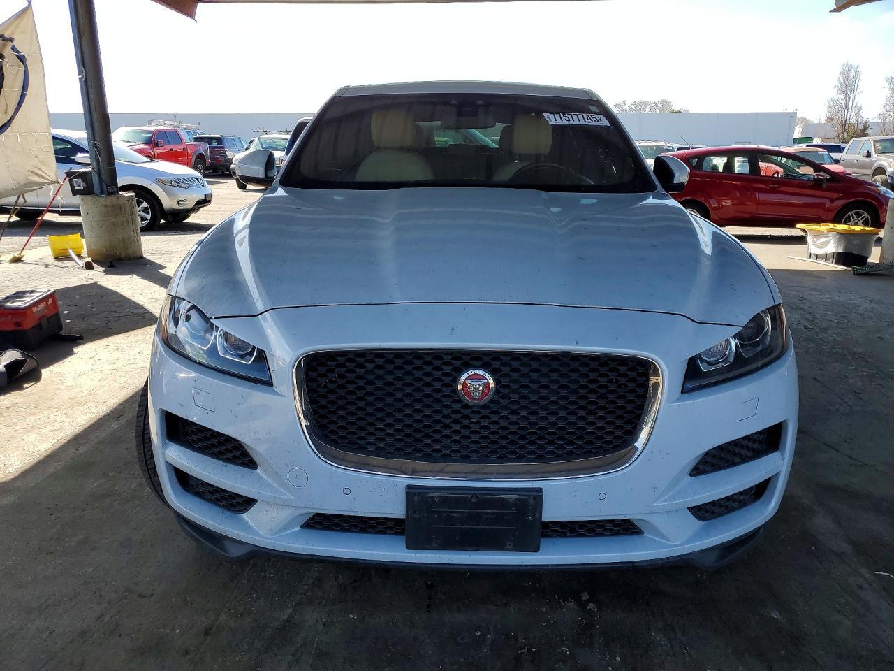 2017 JAGUAR F-Pace