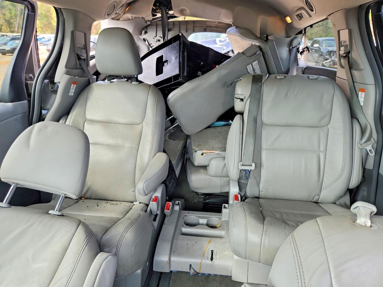 2019 TOYOTA SIENNA