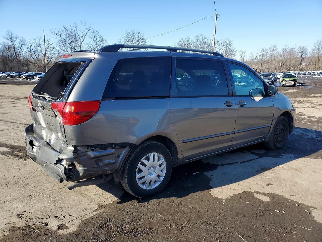 2005 TOYOTA SIENNA