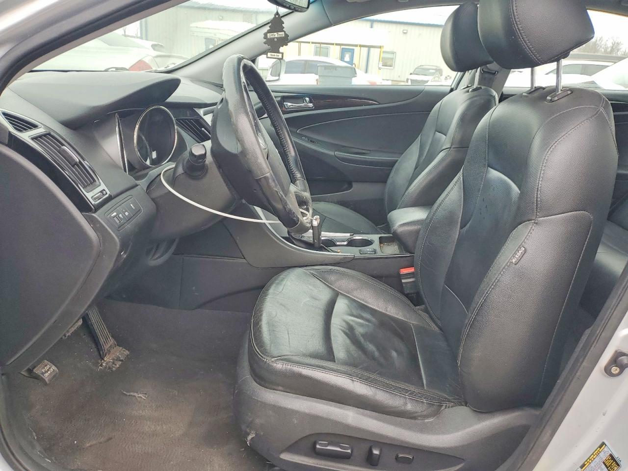 2011 HYUNDAI SONATA