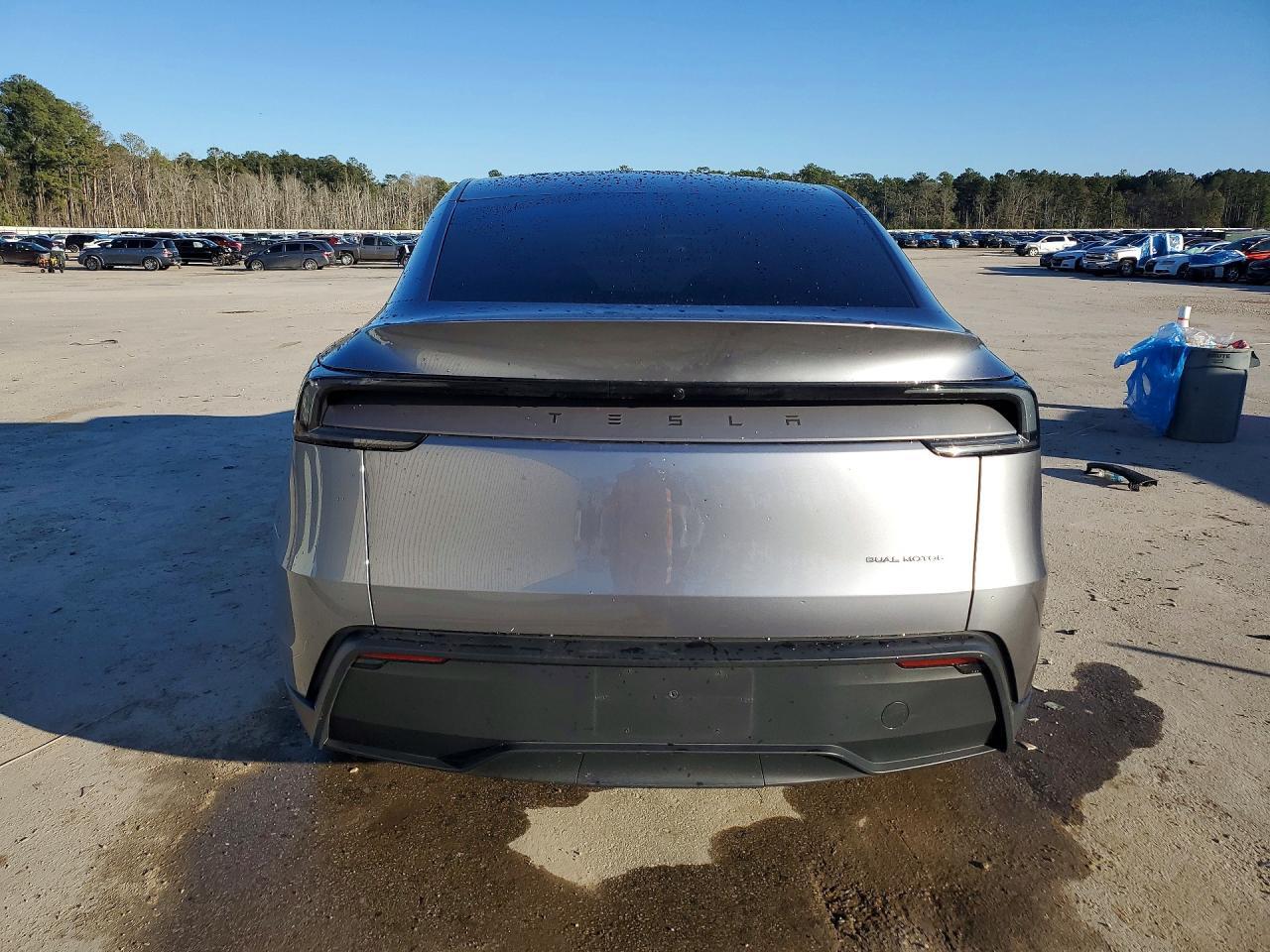 2026 TESLA MODEL Y