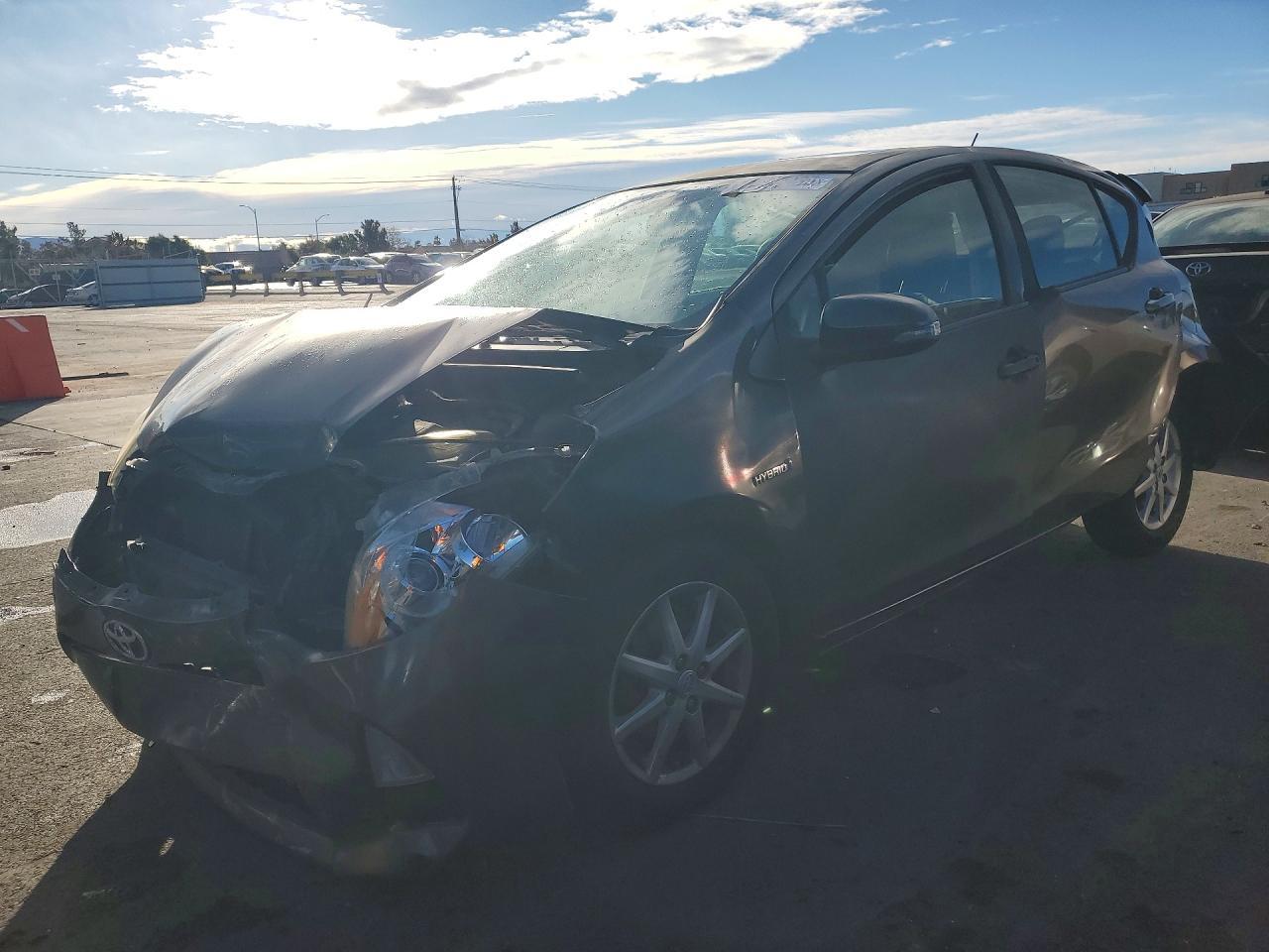 2013 TOYOTA Prius c