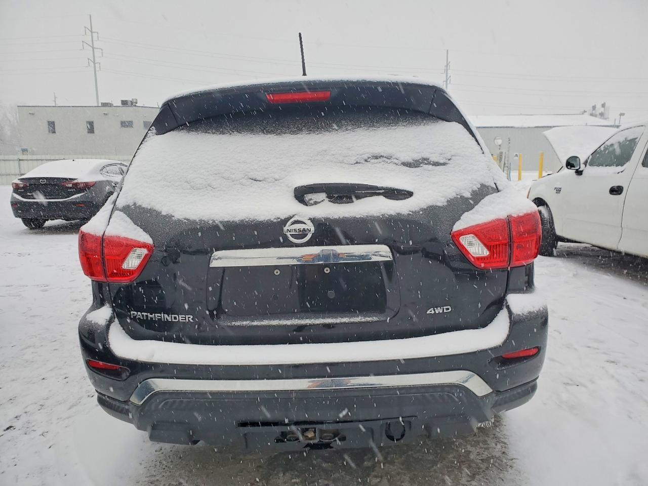 2017 NISSAN PATHFINDER