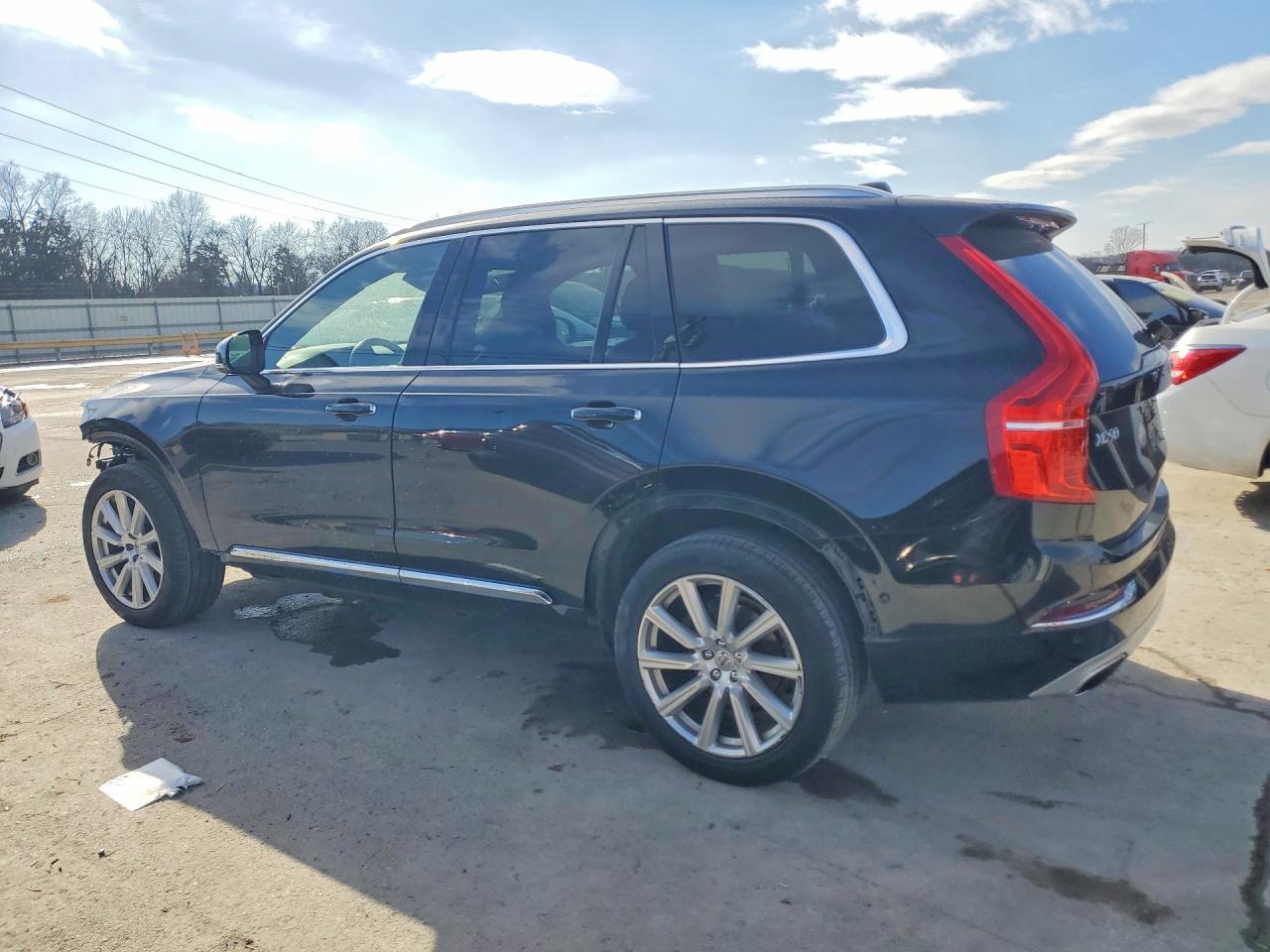 2018 VOLVO XC90