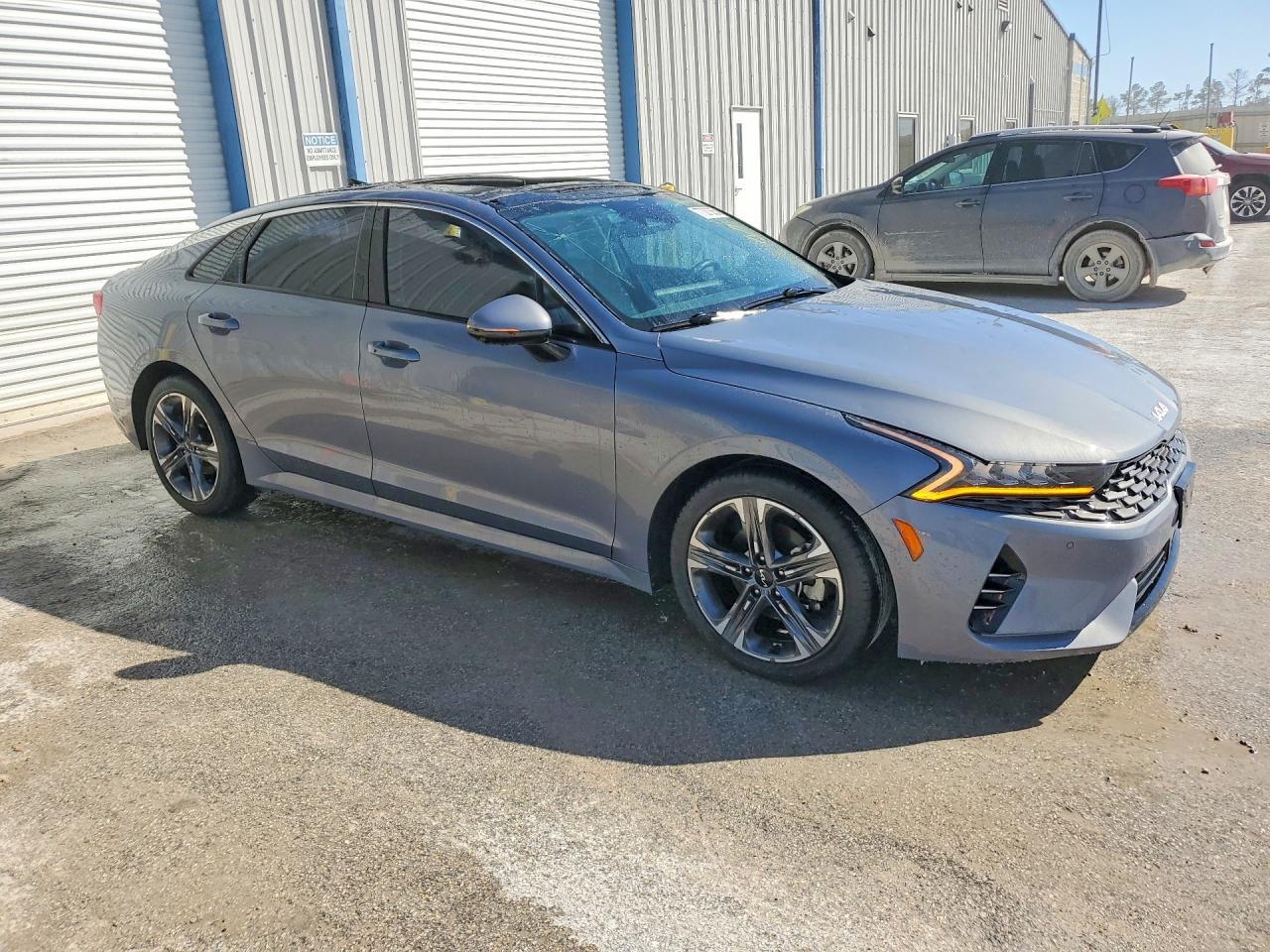 2022 KIA K5