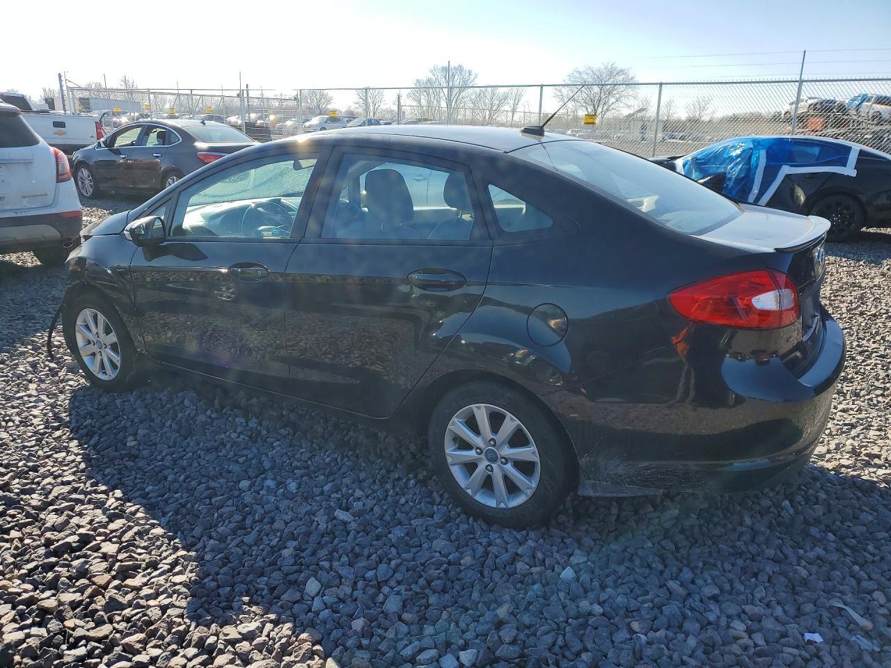2013 FORD Fiesta