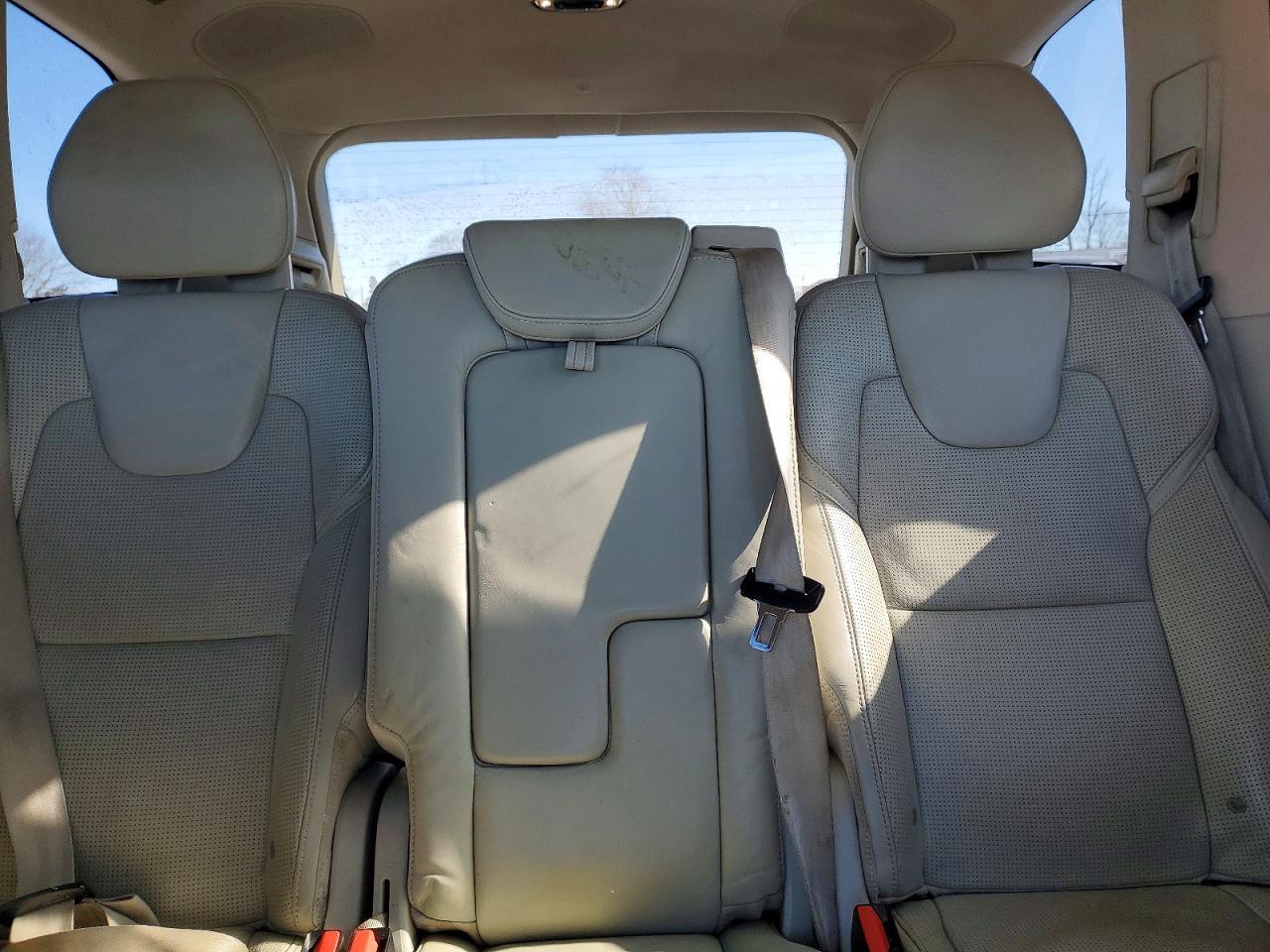 2016 VOLVO XC90