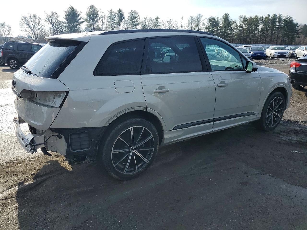 2022 AUDI Q7