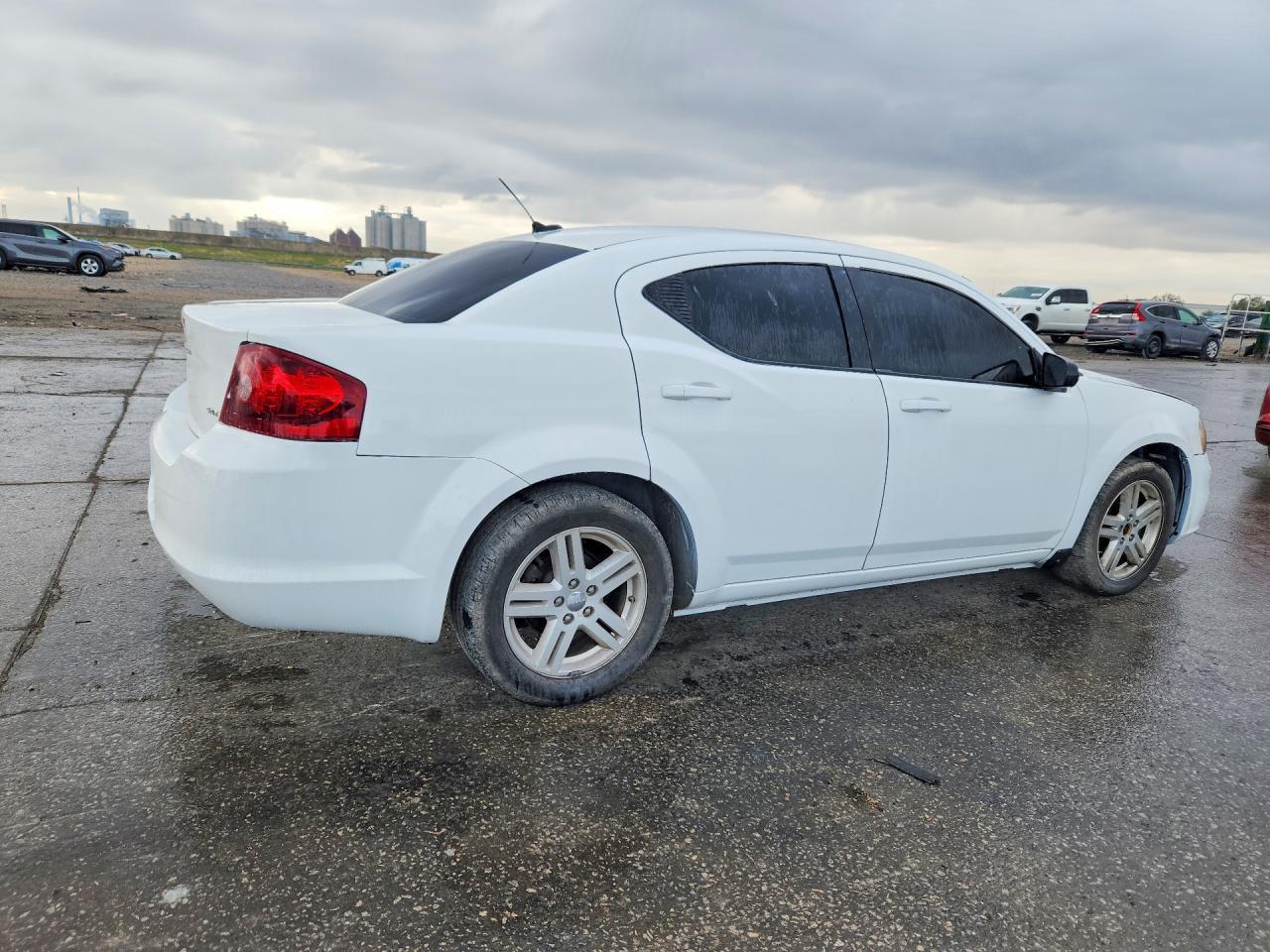 2014 DODGE Avenger