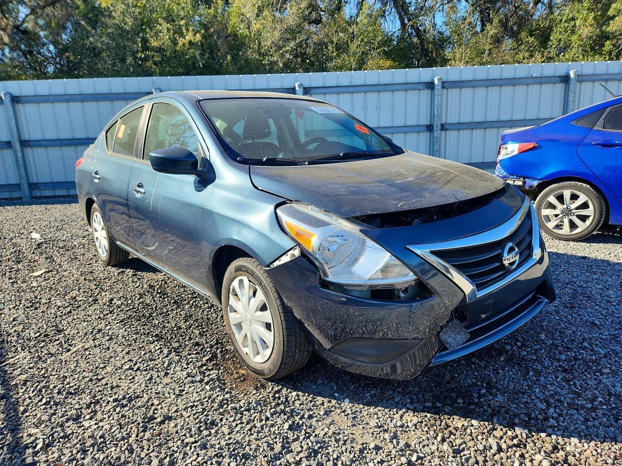 2017 NISSAN VERSA