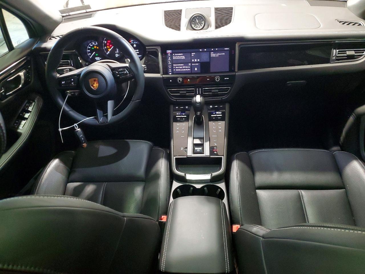 2022 PORSCHE Macan