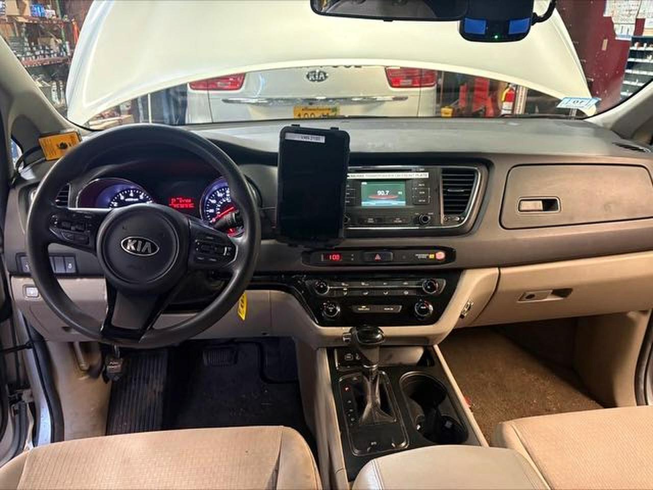 2016 KIA SEDONA