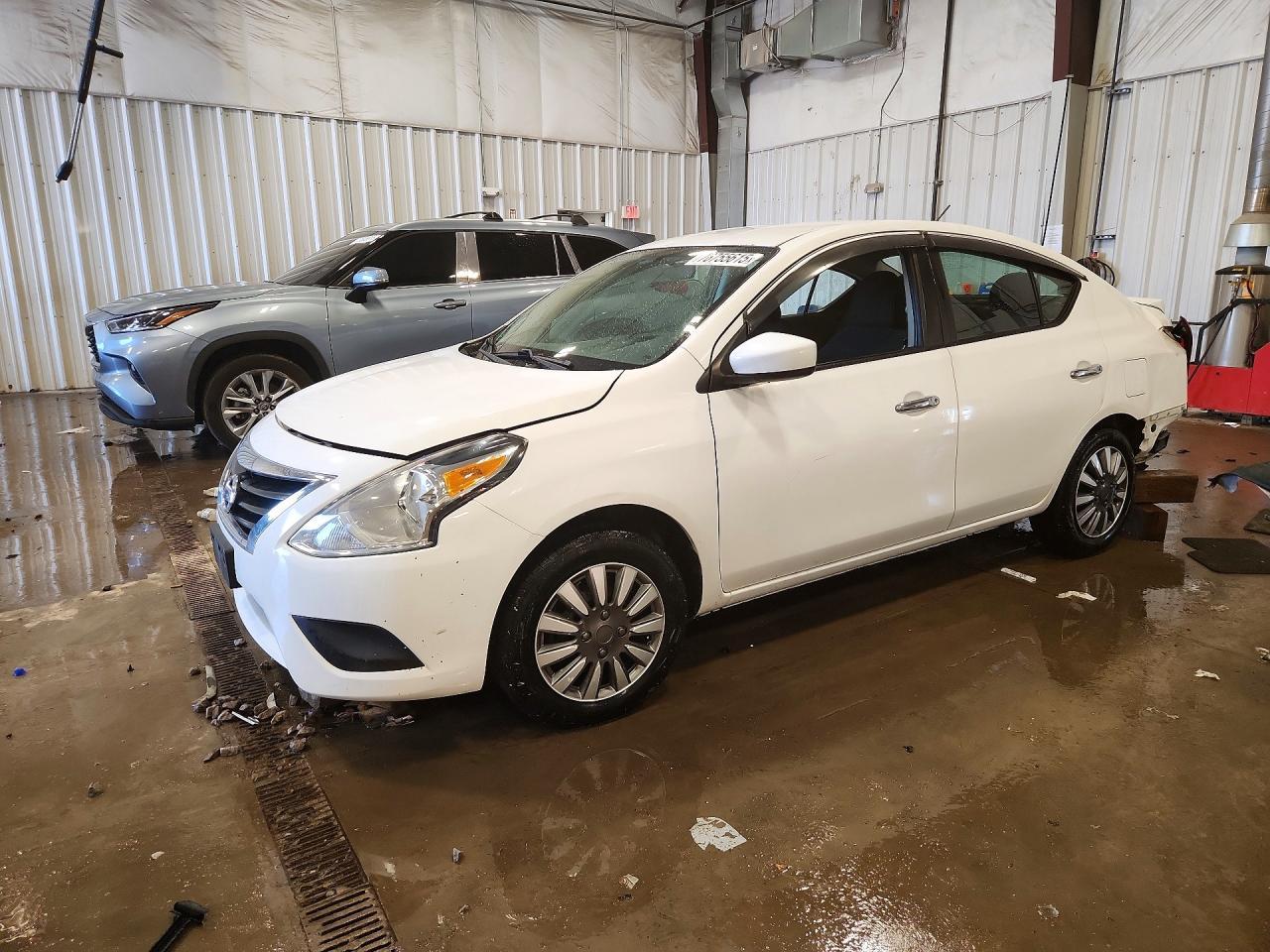 2019 NISSAN VERSA