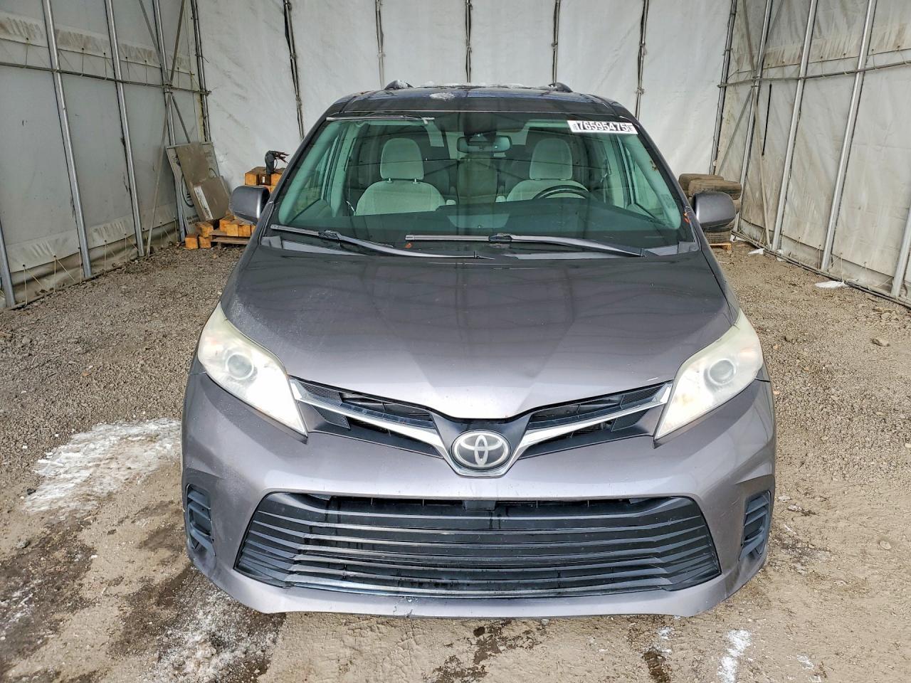 2018 TOYOTA SIENNA