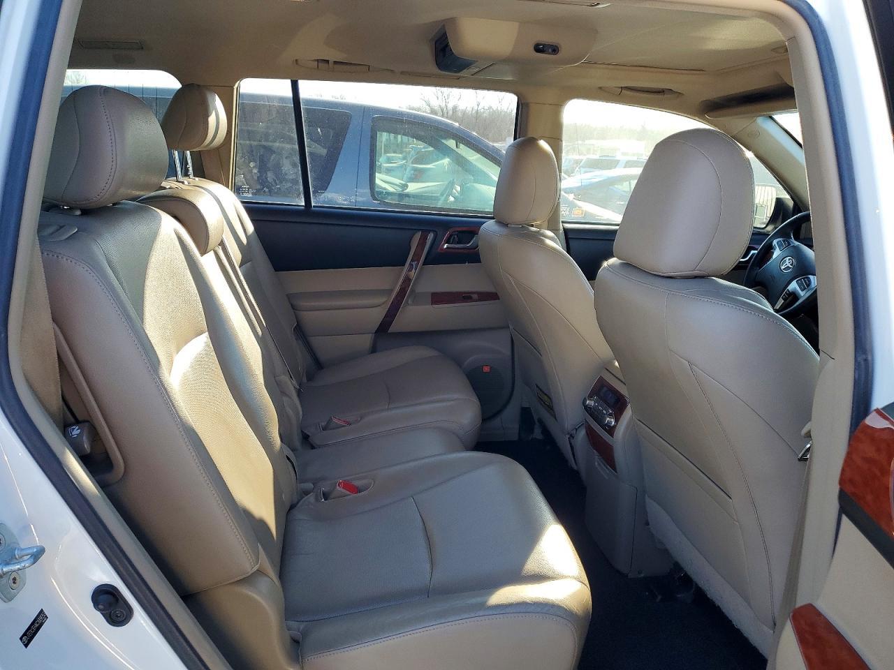2012 TOYOTA HIGHLANDER