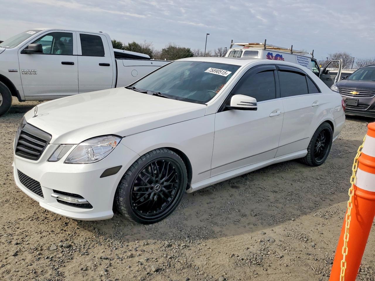 2013 MERCEDES-BENZ E-Class