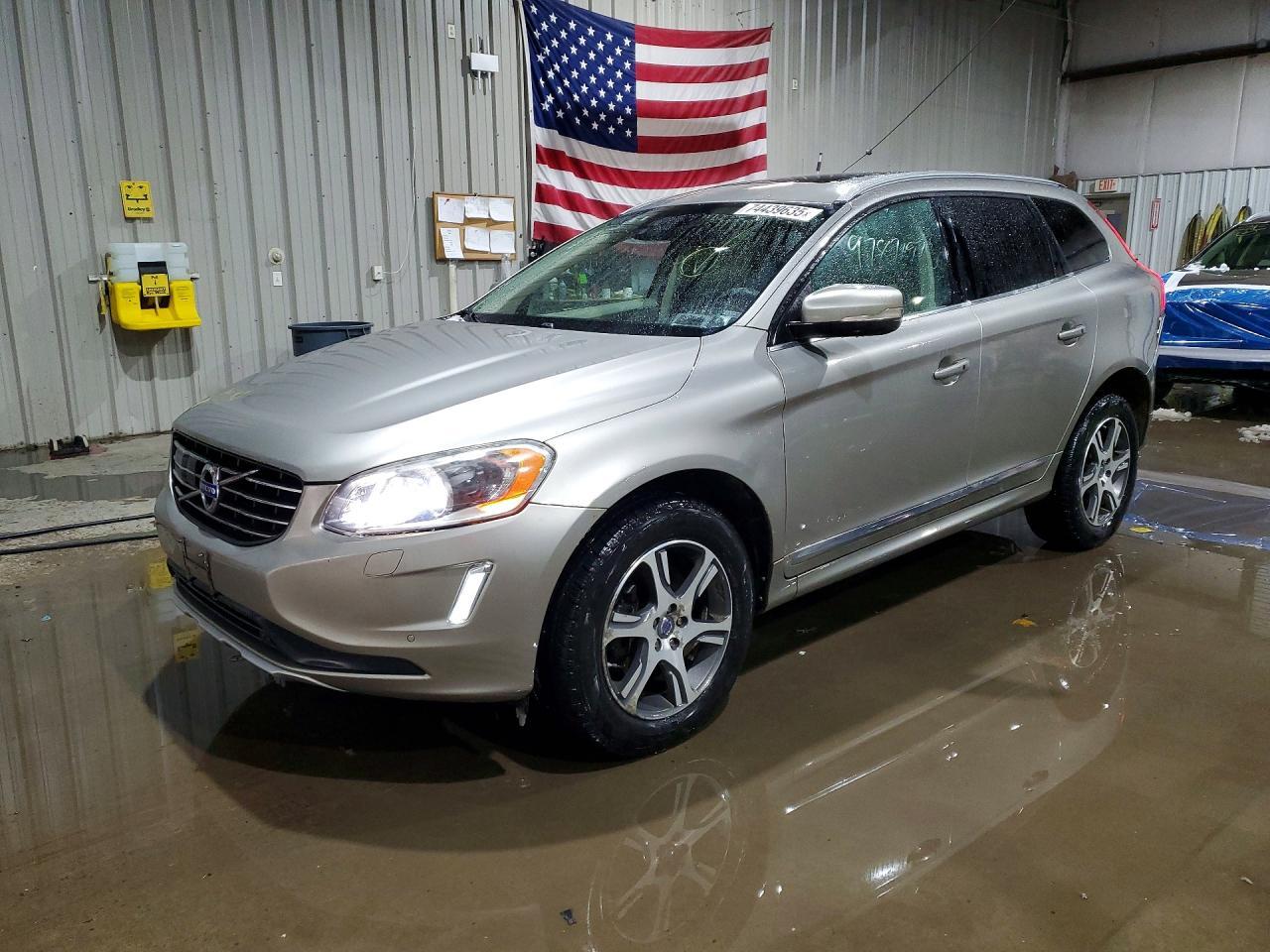 2015 VOLVO XC60