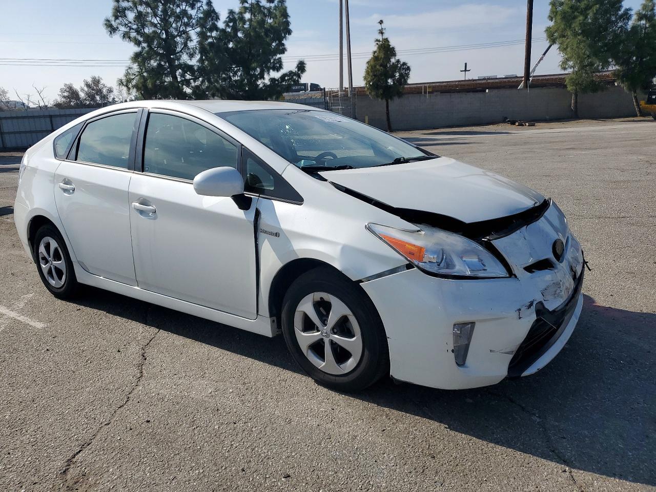 2013 TOYOTA PRIUS