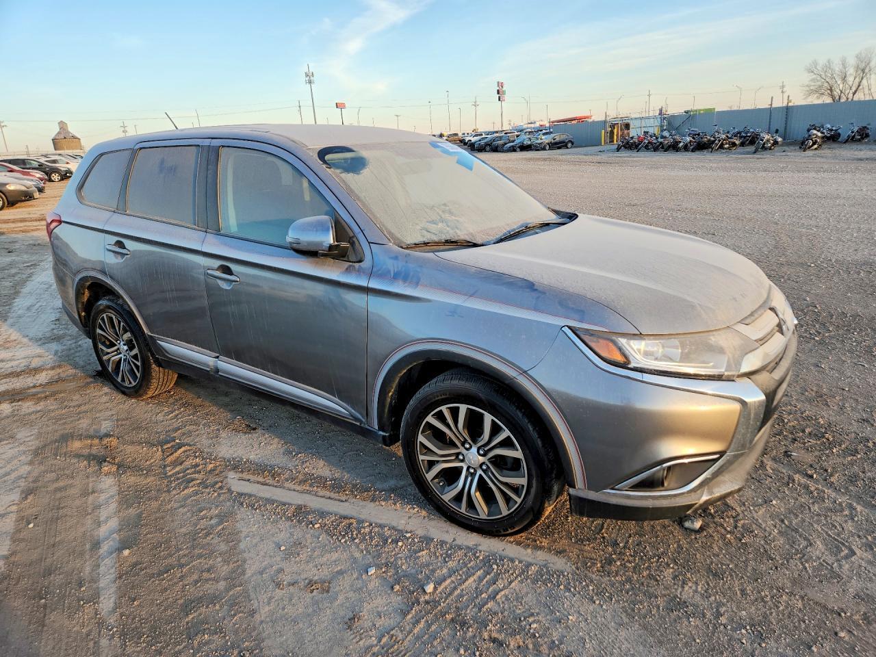 2016 MITSUBISHI outlander