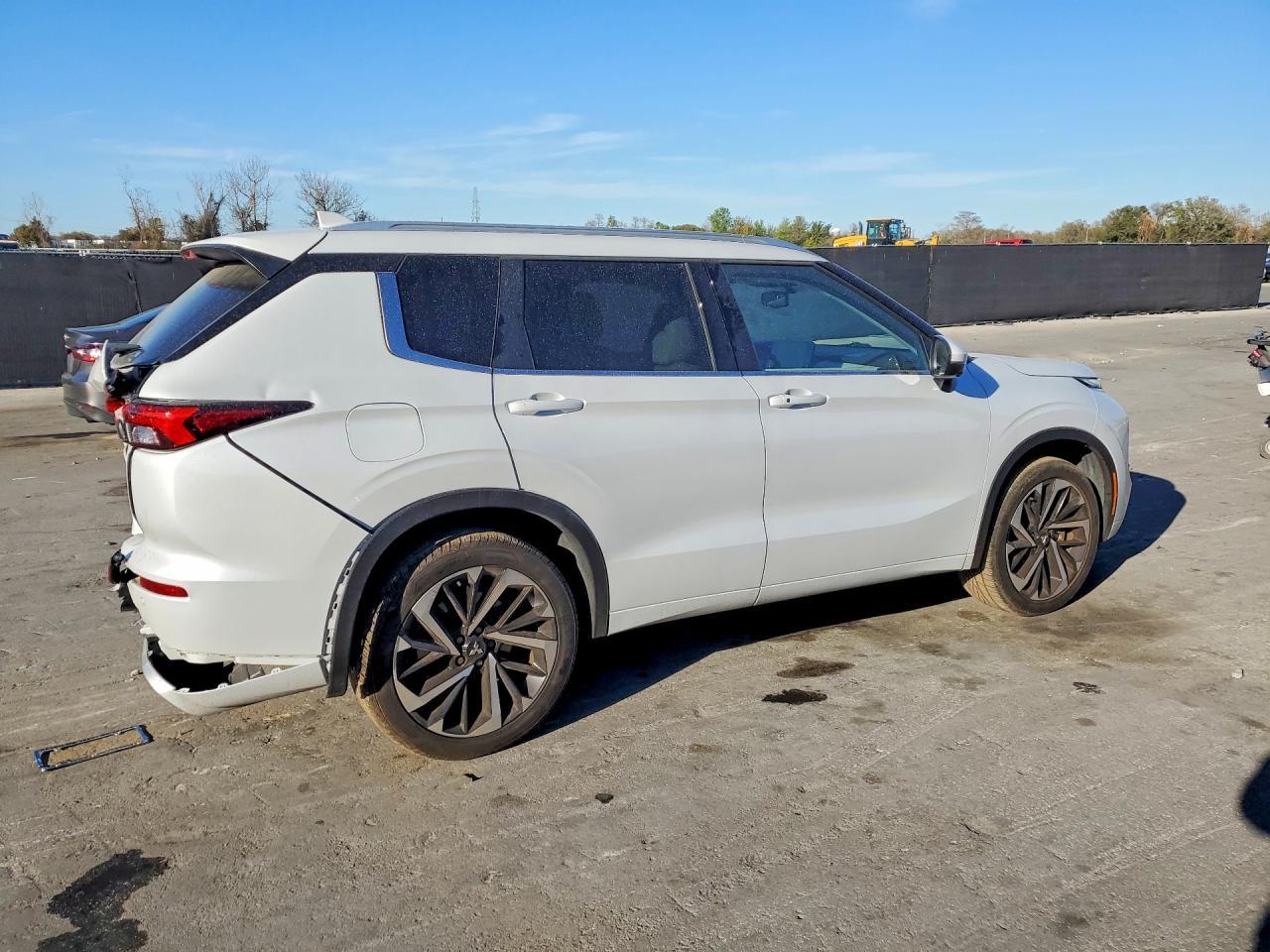 2024 MITSUBISHI outlander