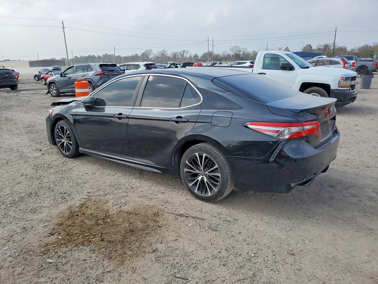 2018 TOYOTA CAMRY