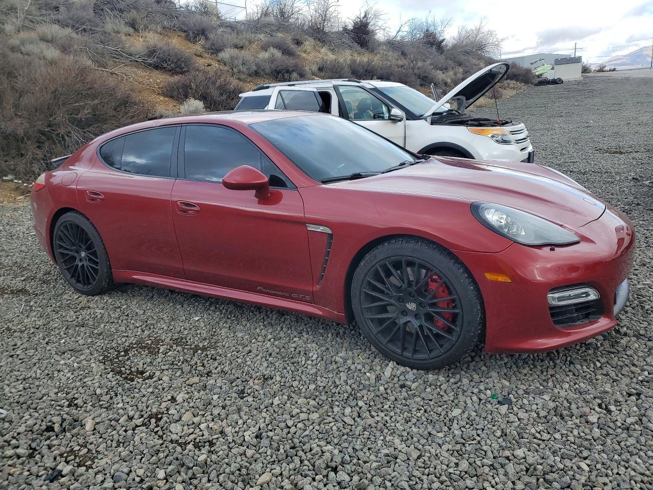 2013 PORSCHE Panamera