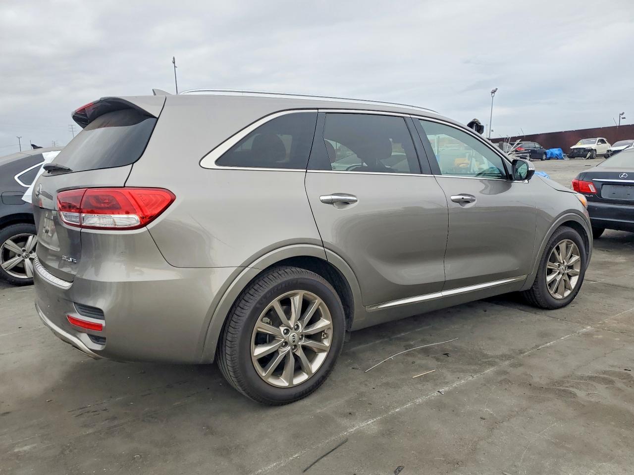 2018 KIA SORENTO