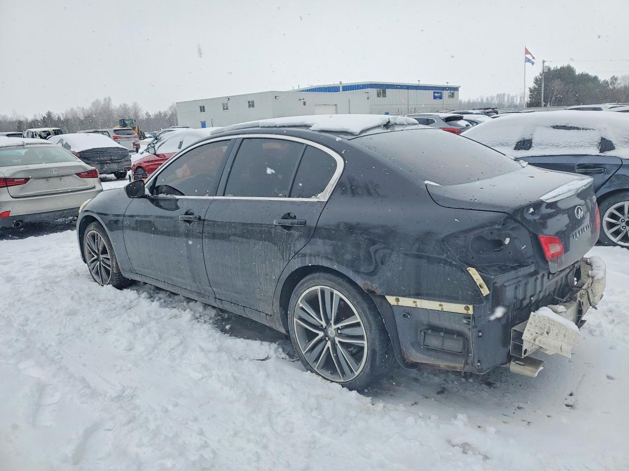 2011 INFINITI G37